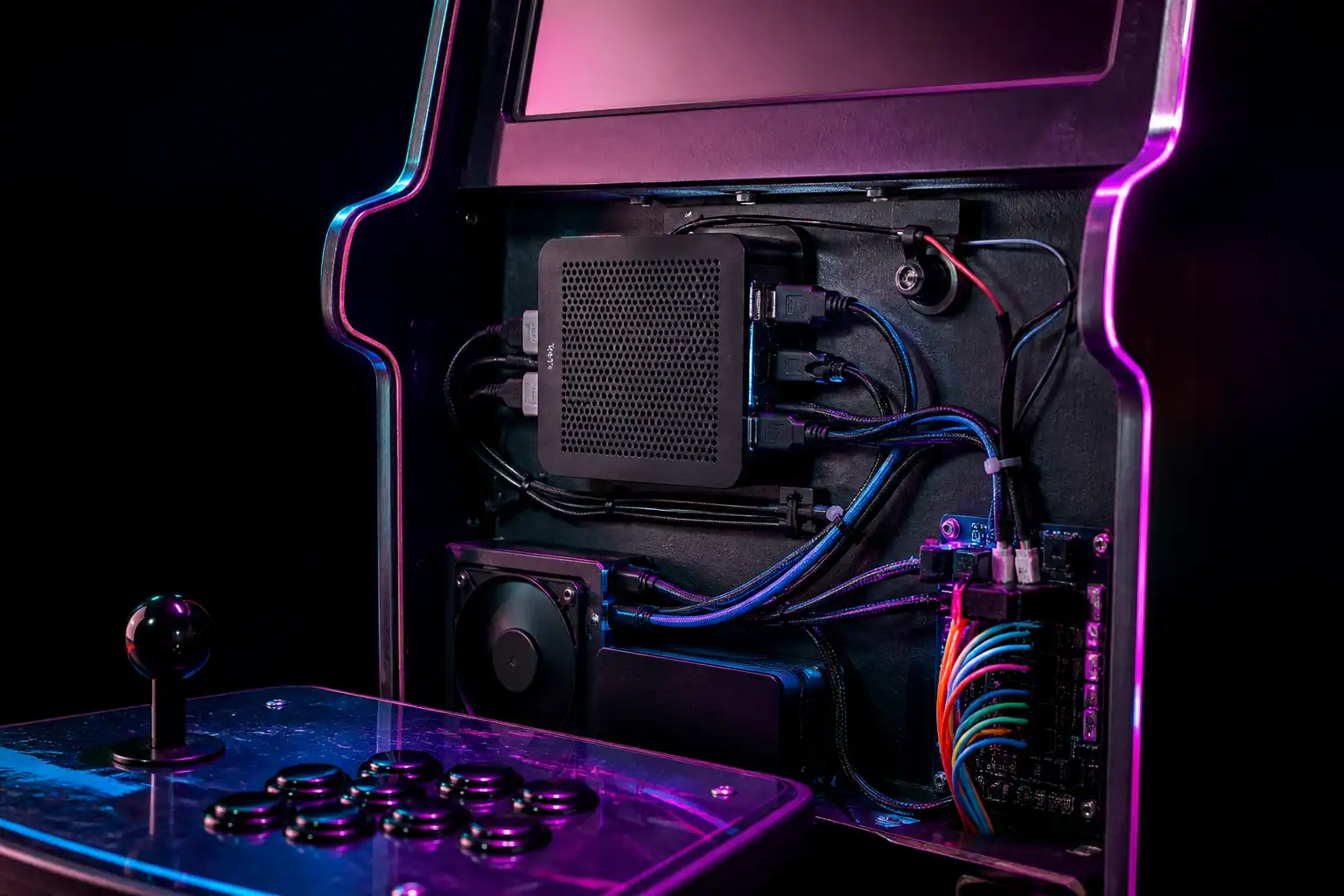 MAME auf Intel-N100-Mini-PC einrichten: Leistung, Windows 11 und Arcade-Automat ohne Grafikkarte